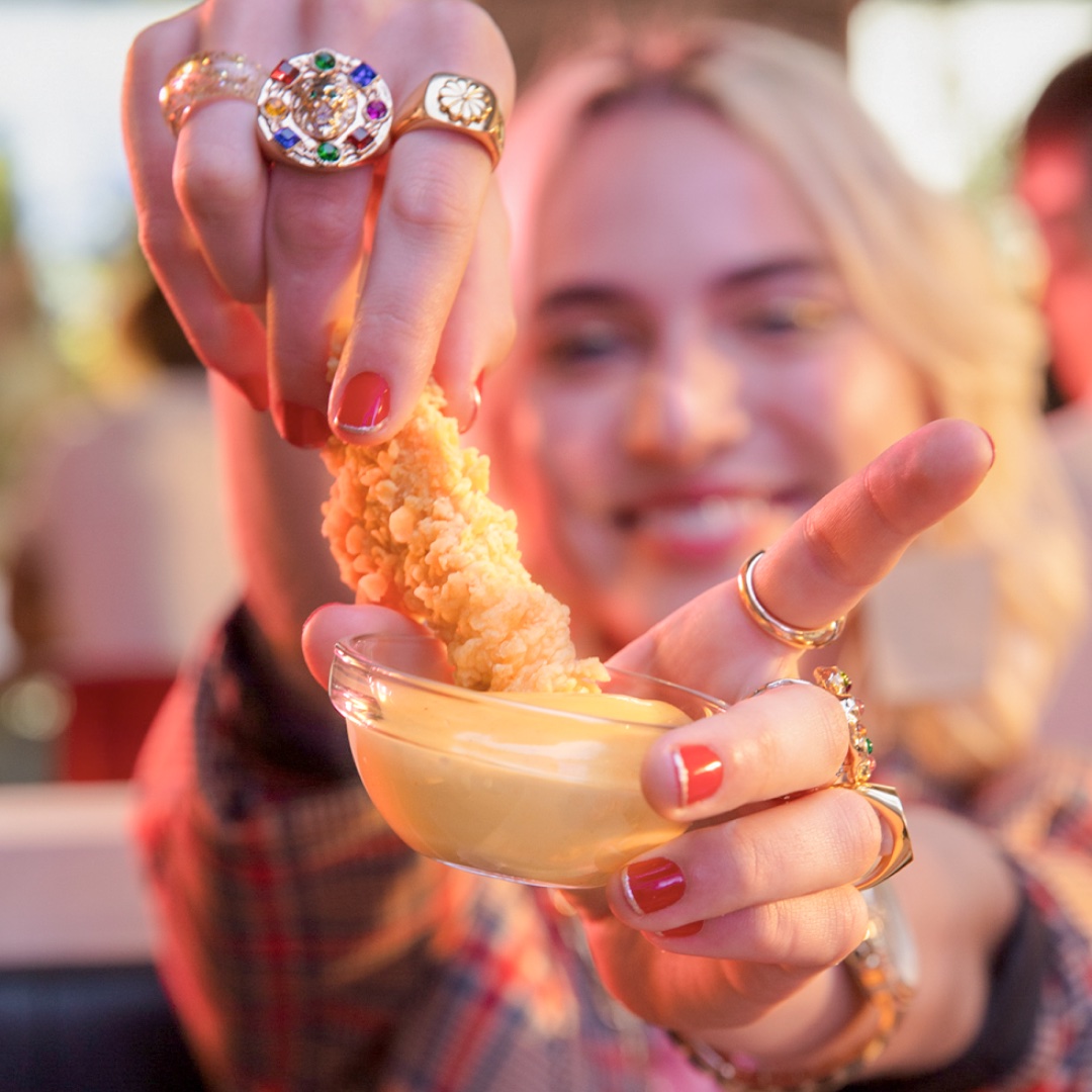 Płynne złoto wraca do KFC! Spróbuj kultowego sosu Kentucky Gold